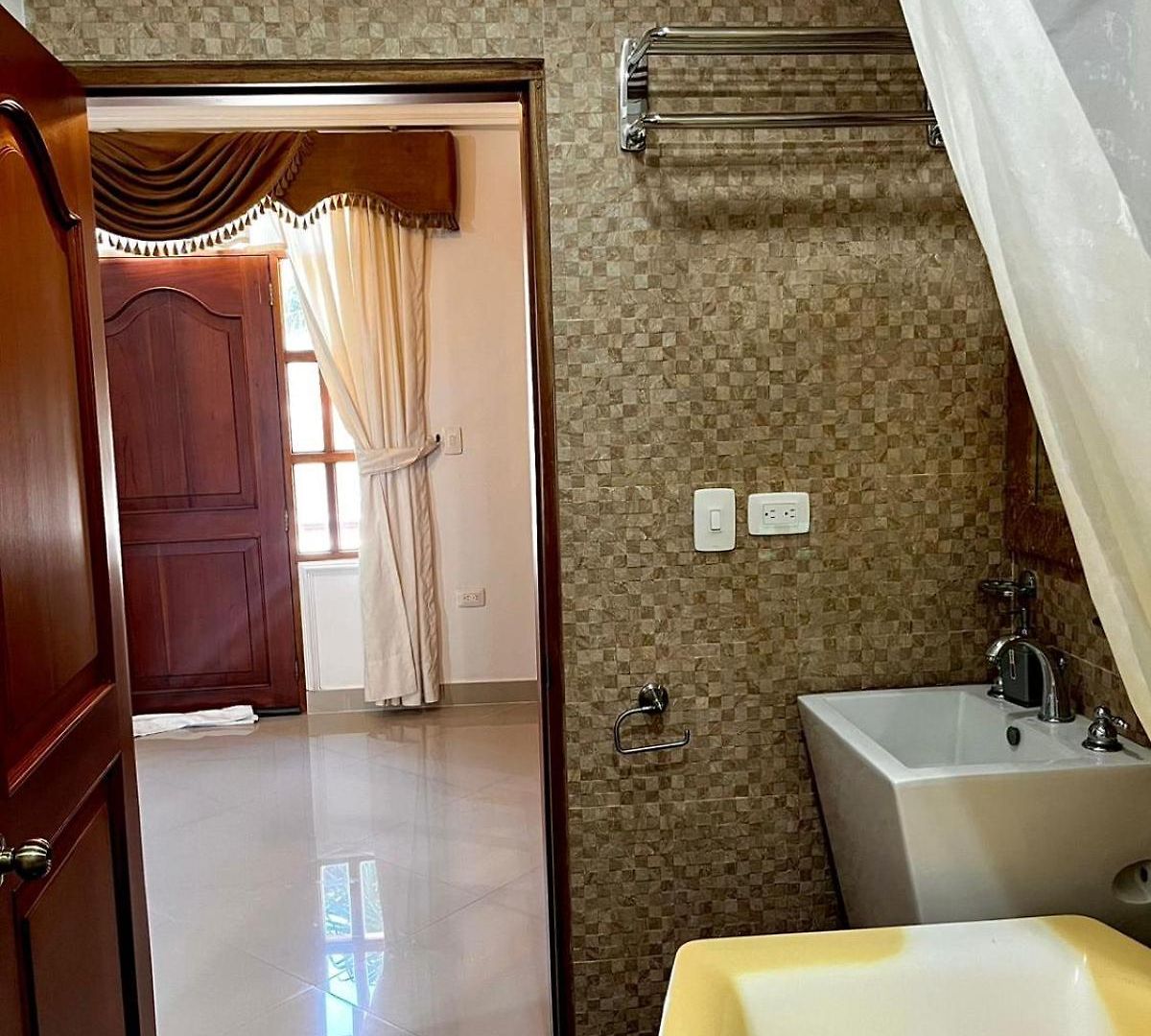 Beautiful Furnished House In Ctg Apartment *